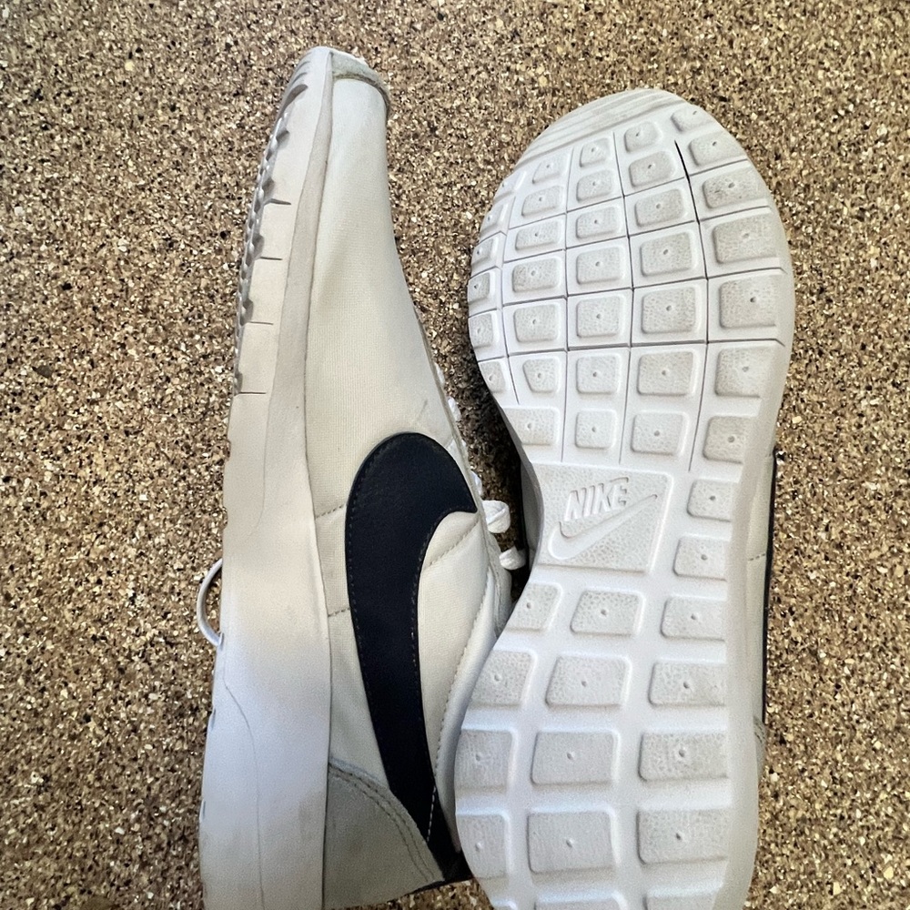 Nike Men’s white and Black Sneakers